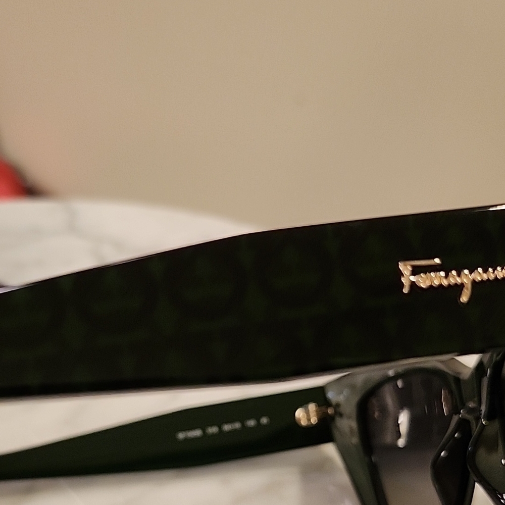 NWOT Salvatore Ferragamo Black Sunglasses - Picture 10 of 10